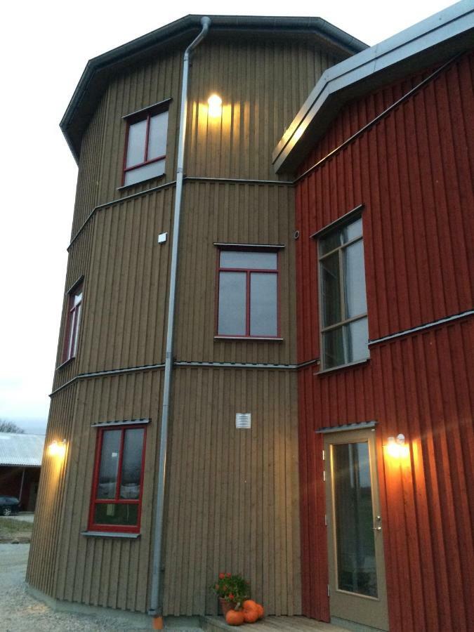 Flyingehus Gårdshotell Exterior foto